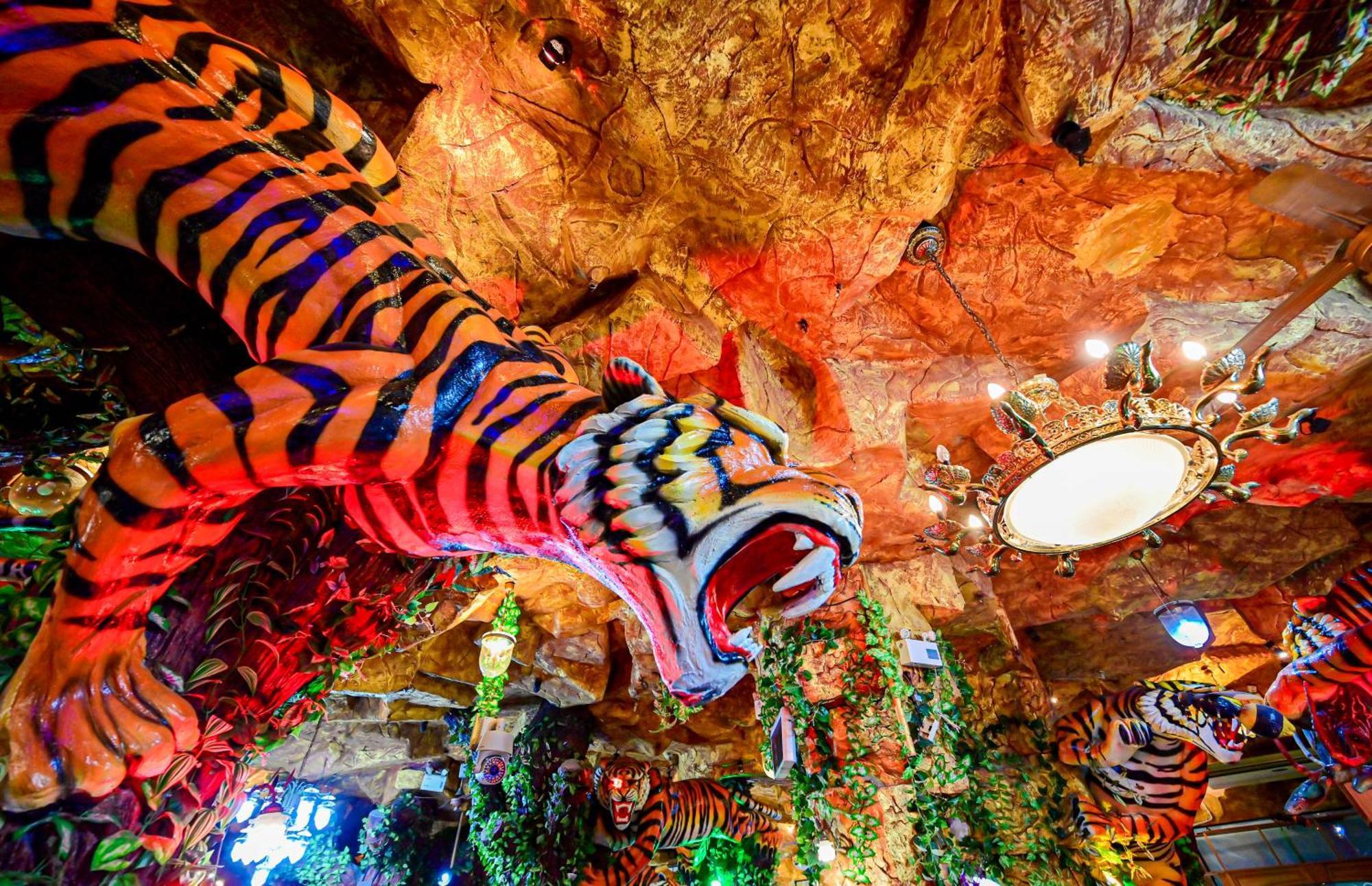 Tiger Complex Hotel Patong Esterno foto