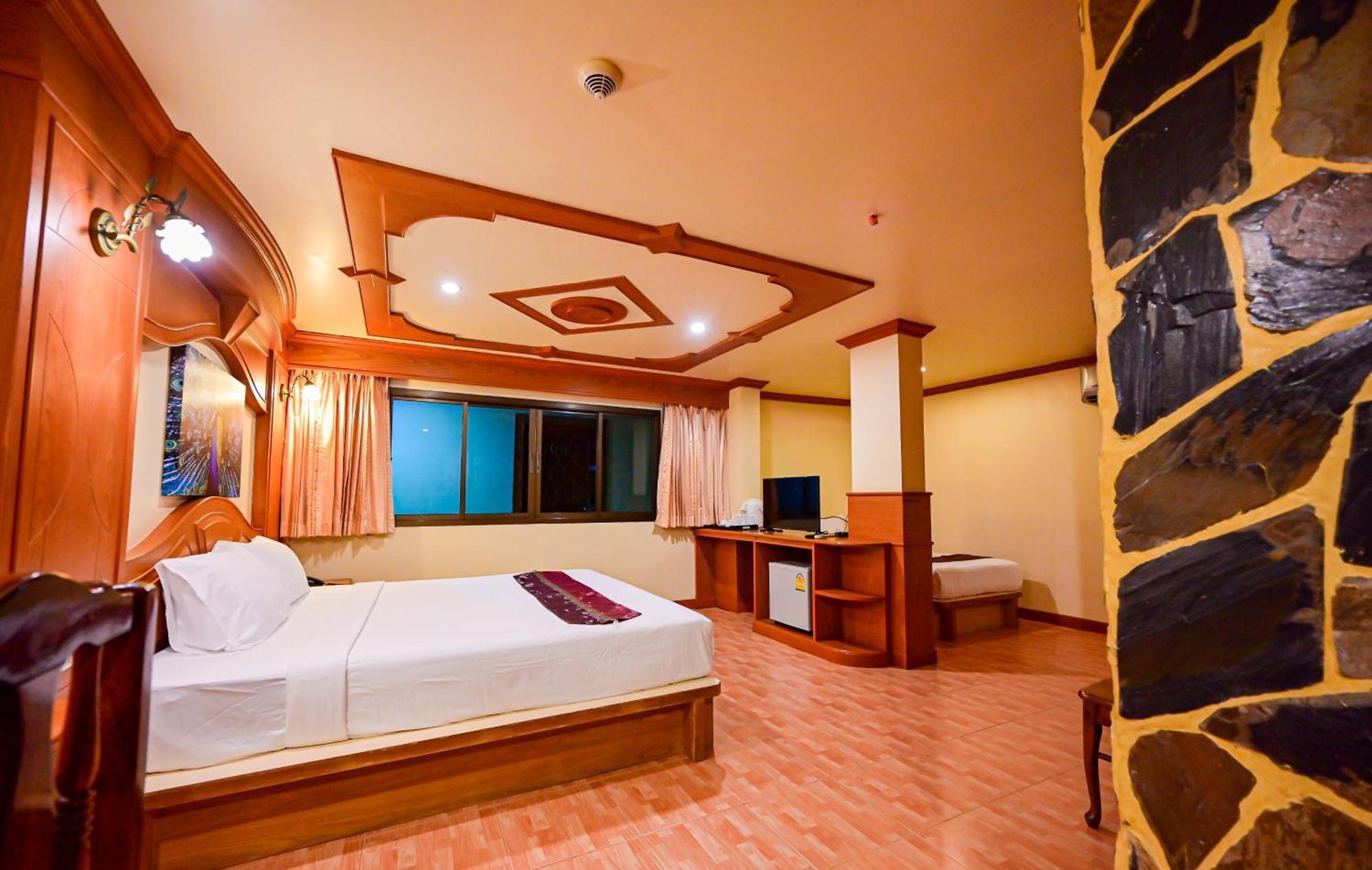 Tiger Complex Hotel Patong Esterno foto