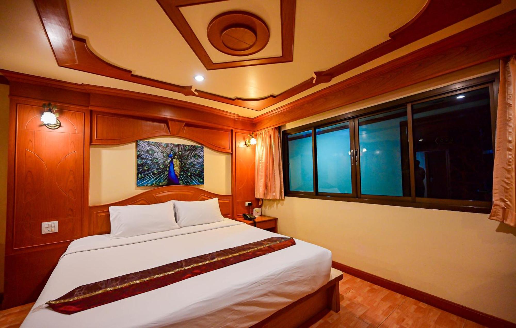 Tiger Complex Hotel Patong Esterno foto