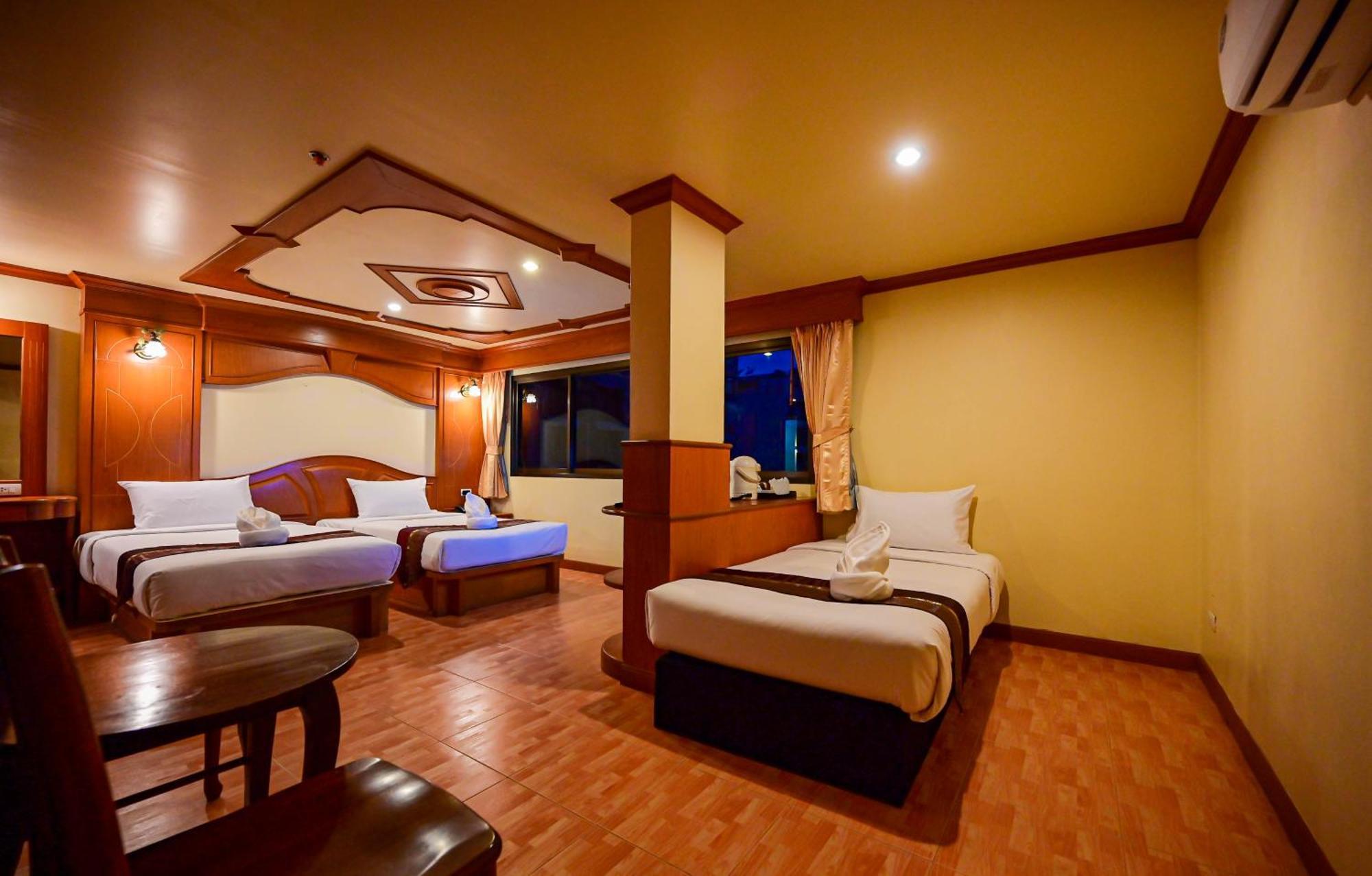 Tiger Complex Hotel Patong Esterno foto