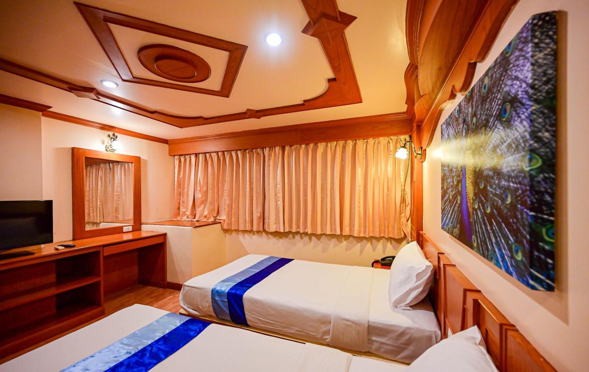 Tiger Complex Hotel Patong Esterno foto