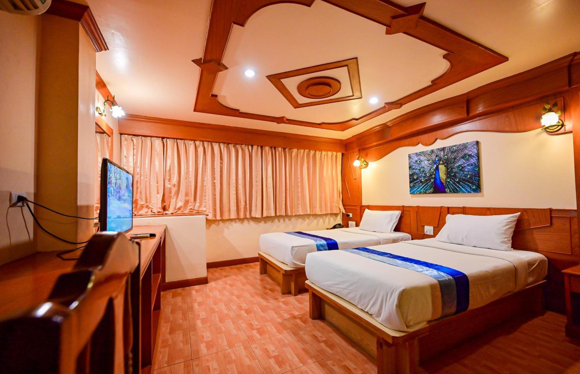 Tiger Complex Hotel Patong Esterno foto