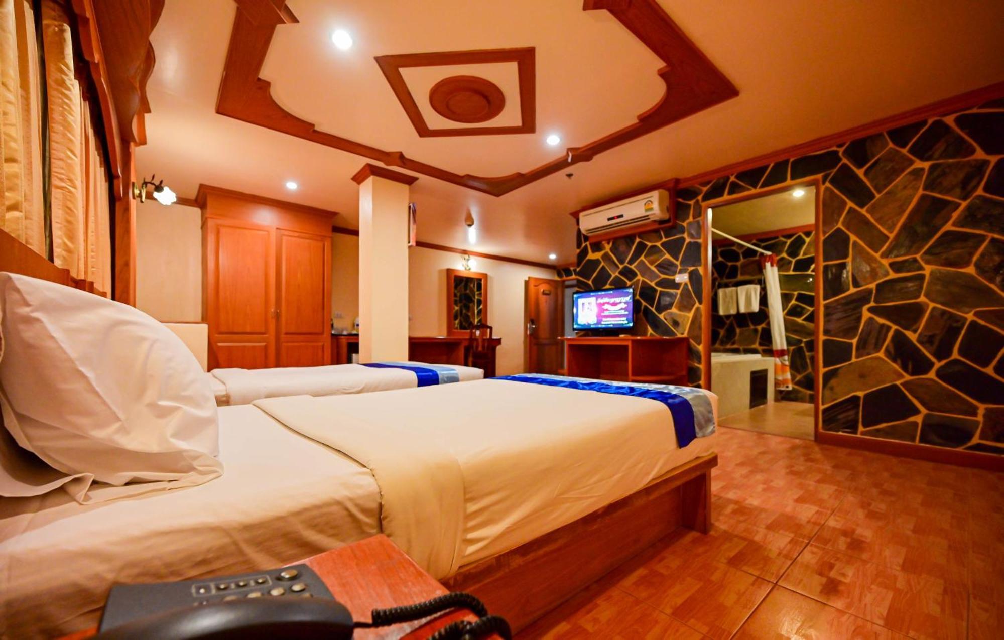 Tiger Complex Hotel Patong Esterno foto