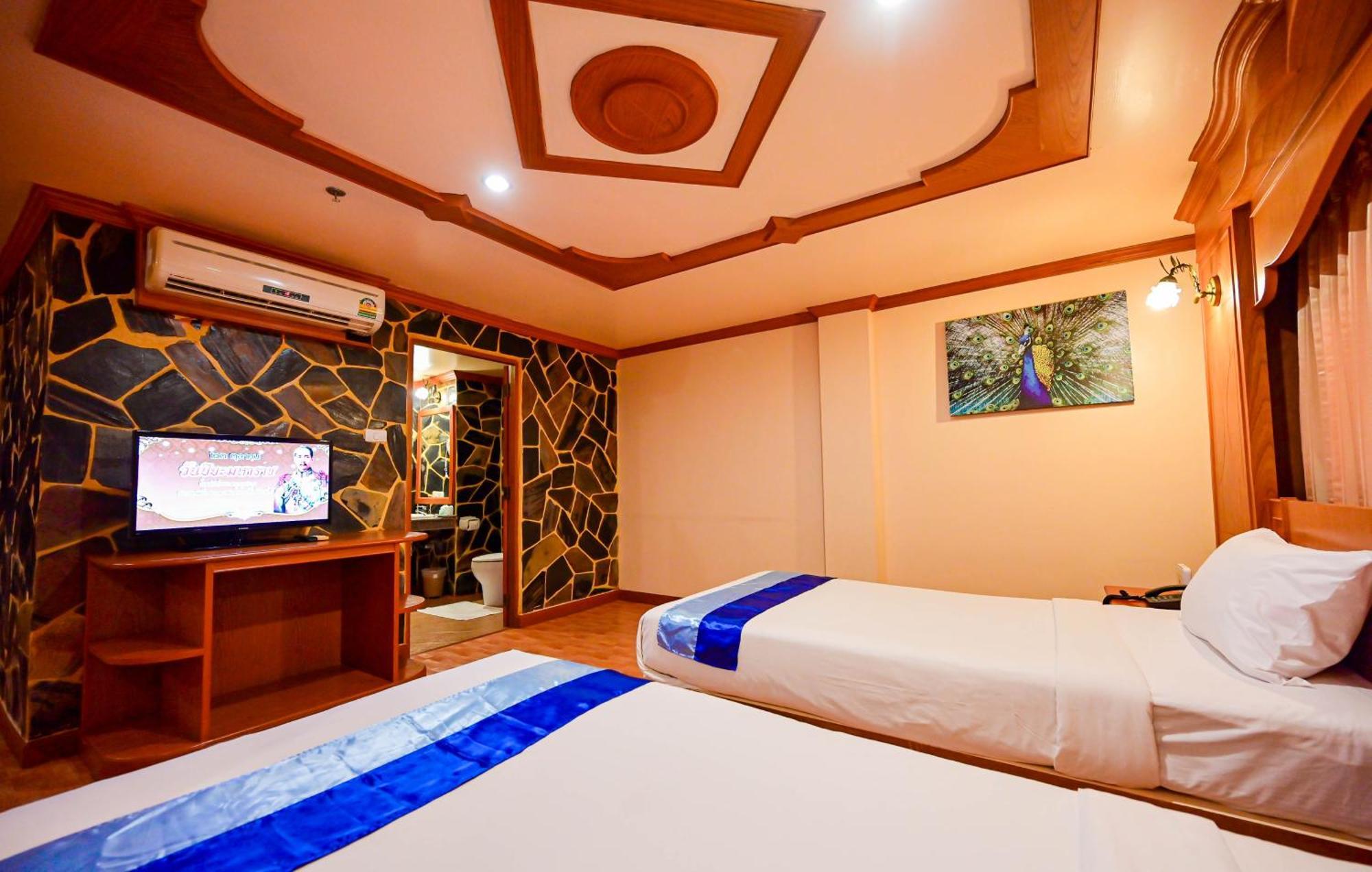 Tiger Complex Hotel Patong Esterno foto