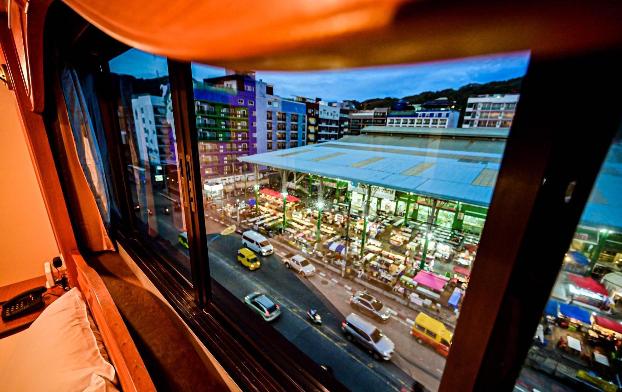 Tiger Complex Hotel Patong Esterno foto